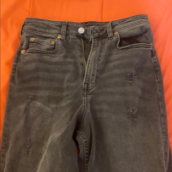 H&M distressed jeans - Picture 3 of 5